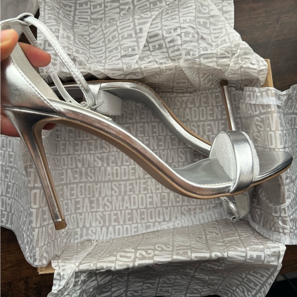 Steve Madden Silver Leather High Heel Sandal (size 11/ 12) - Picture 3 of 10